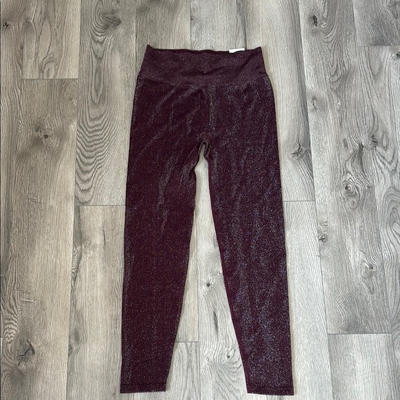 PINK Victoria's Secret Sparkling Seamless Bling Burgundy Leggings Size L - Picture 1 of 10